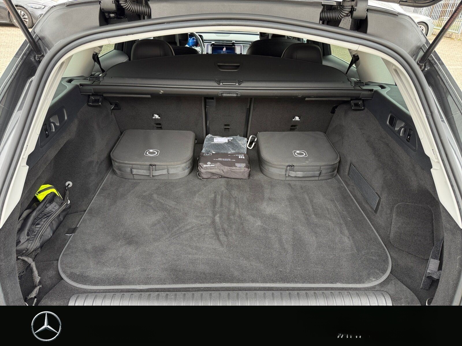 Mercedes-Benz E 300 e T AHK+Distro+Keyless+LED+Kamera+PreSafe+ foto 21