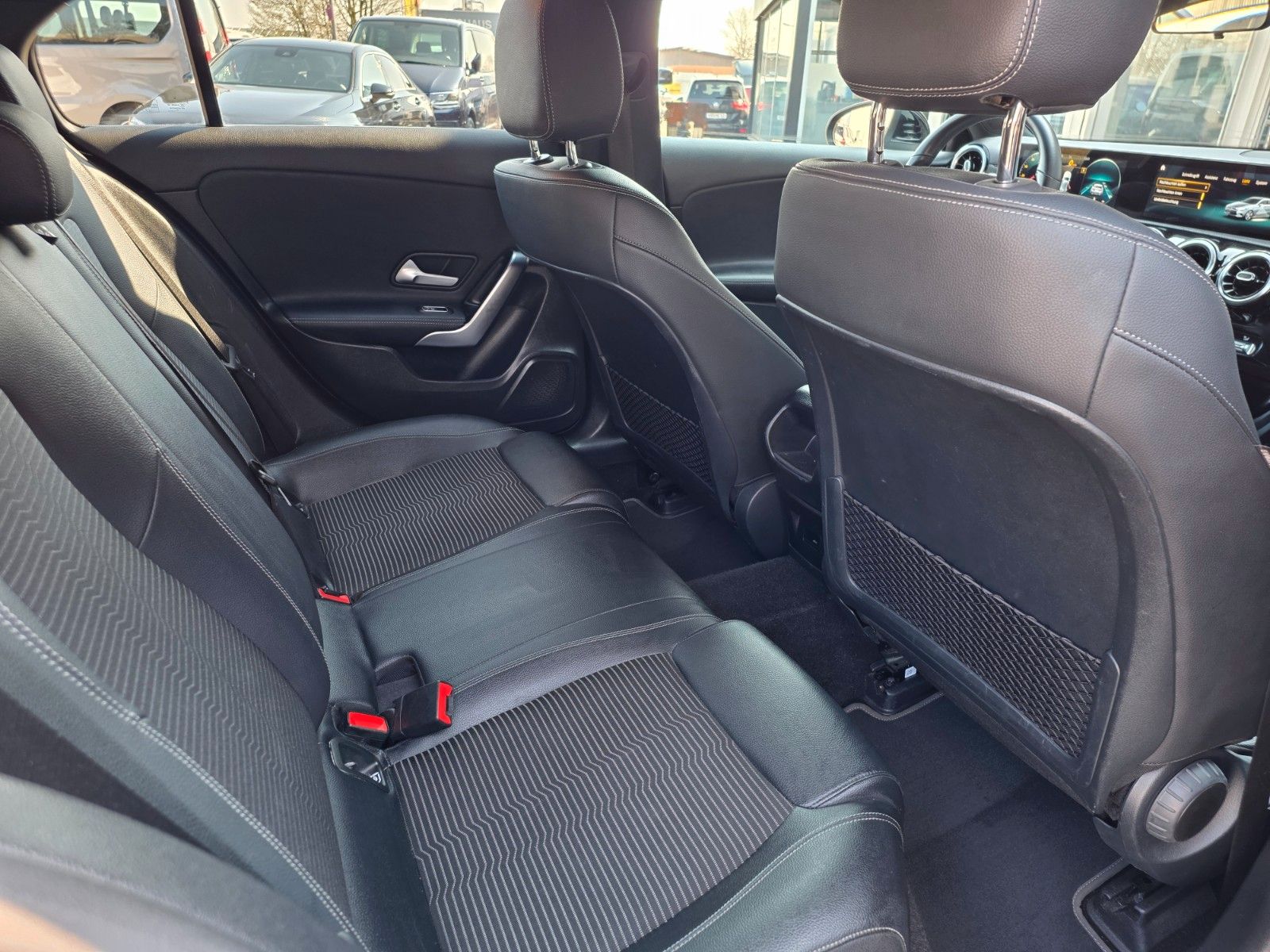 Mercedes-Benz A 180 PDC/KAMERA/AUTOMATIK/1.HAND/LED foto 12