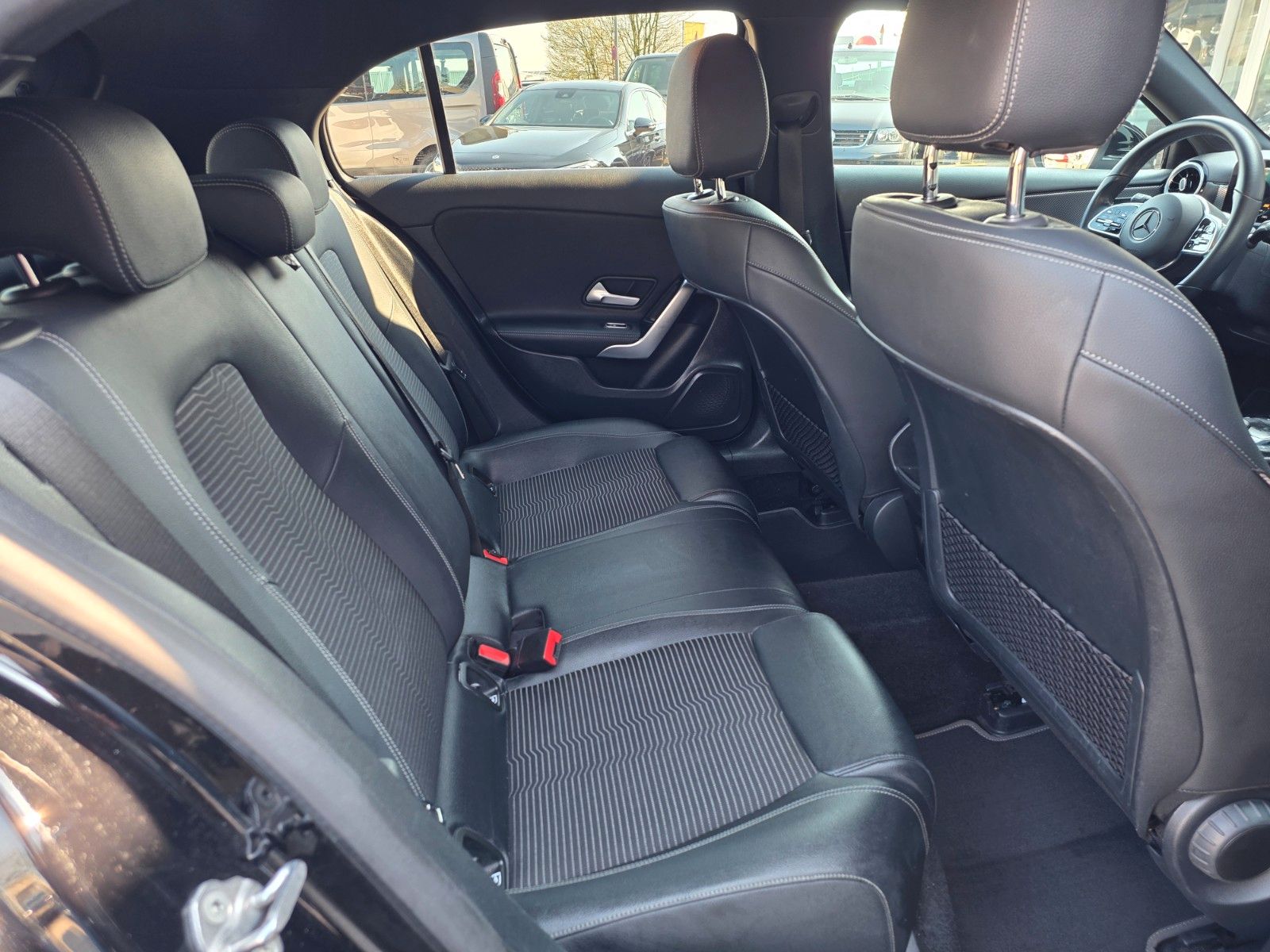 Mercedes-Benz A 180 PDC/KAMERA/AUTOMATIK/1.HAND/LED foto 13