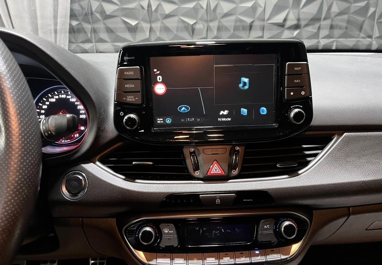 Hyundai i30 N Performance LED, Kamera, Alcantara foto 13