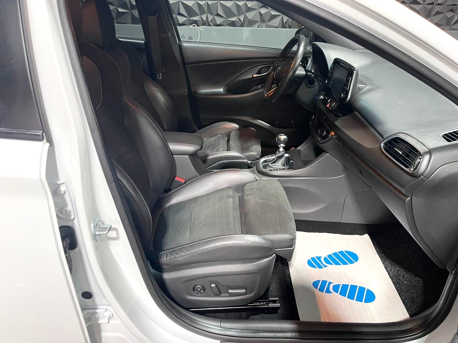 Hyundai i30 N Performance LED, Kamera, Alcantara foto 16