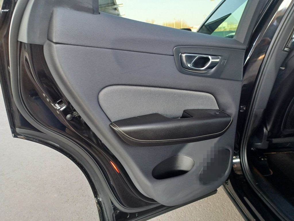 Volvo XC60 T4° R Design° AHK ° Sitzheizung v+h foto 16