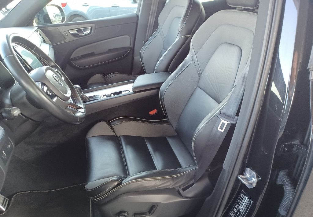 Volvo XC60 T4° R Design° AHK ° Sitzheizung v+h foto 19