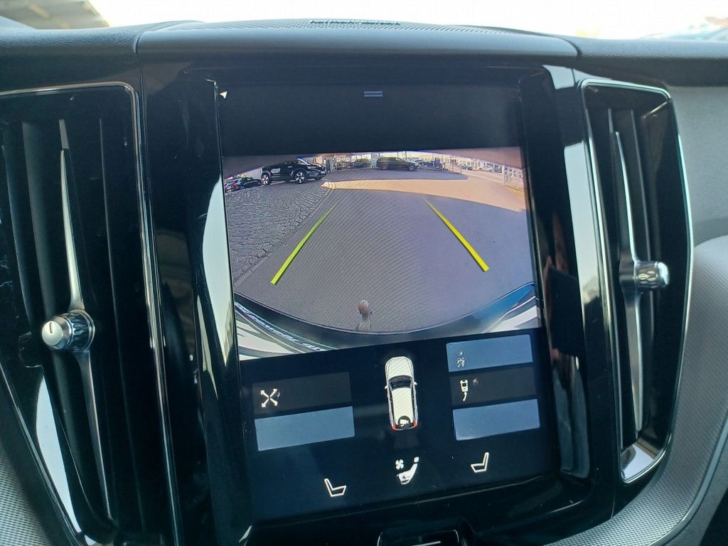 Volvo XC60 T4° R Design° AHK ° Sitzheizung v+h foto 21