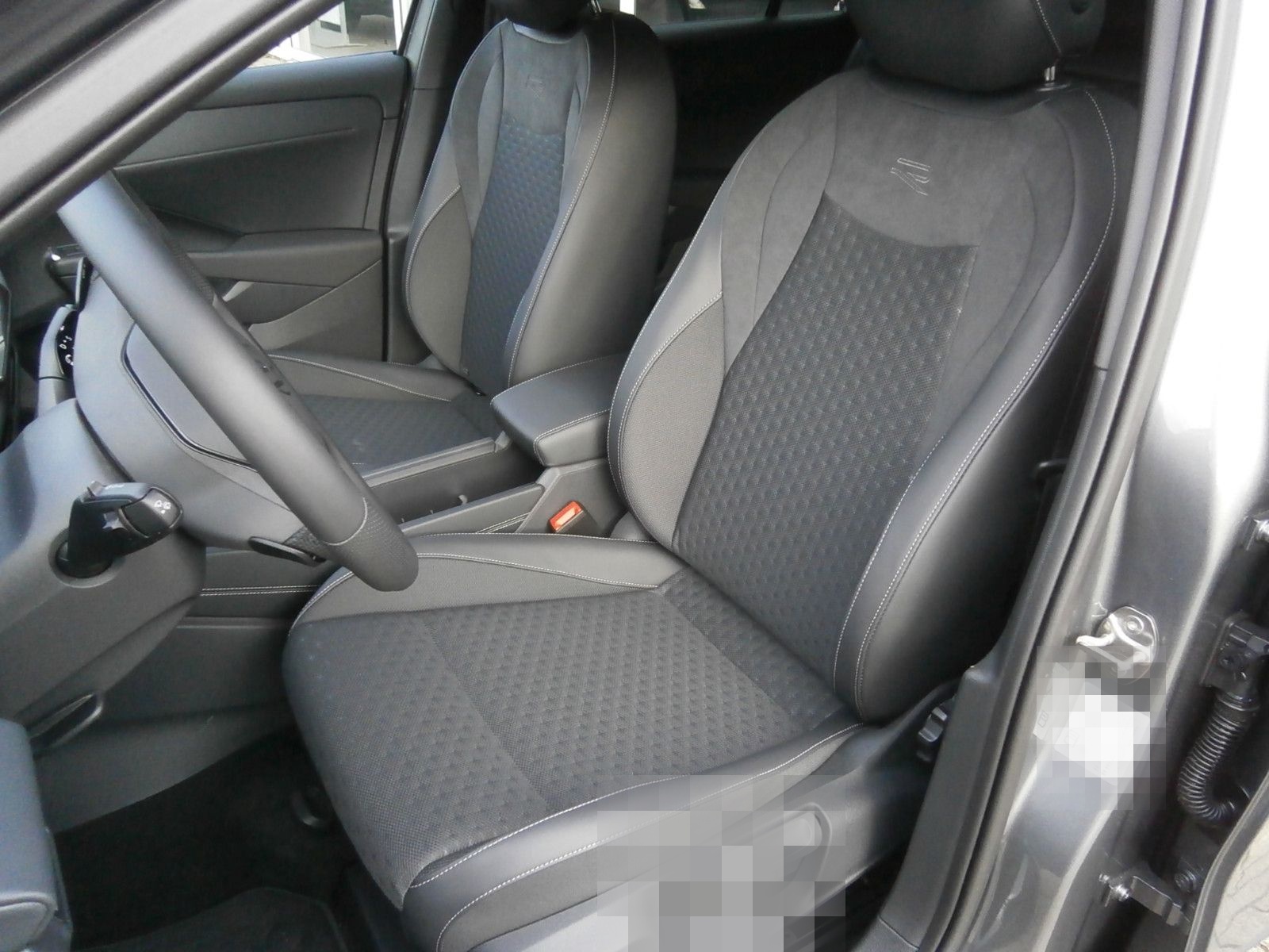 Volkswagen T-Roc R-Line 1.5 eTSI, DSG foto 5