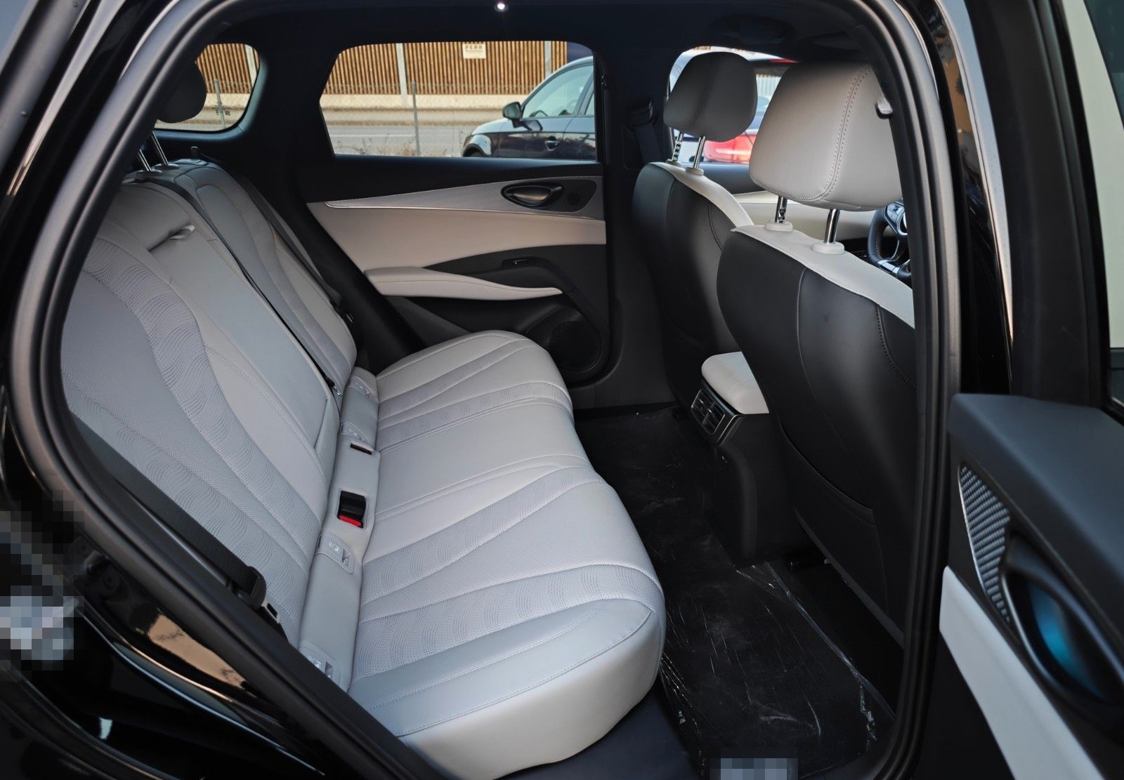 BYD Seal 6 DM-i Comfort Touring 156 kW 1.5 PHEV foto 14