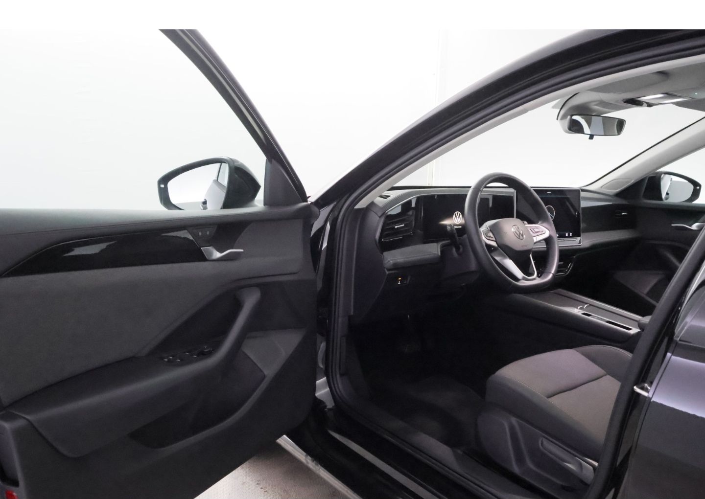 Volkswagen Passat Variant 1.5eTSI DSG+LED+NAVI+TEMPO+PDC foto 16