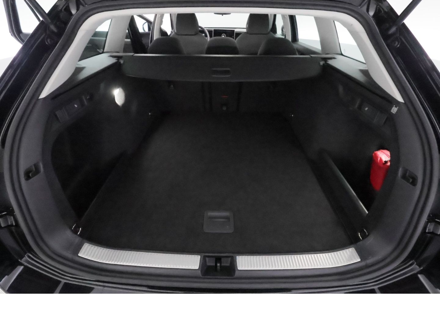 Volkswagen Passat Variant 1.5eTSI DSG+LED+NAVI+TEMPO+PDC foto 20