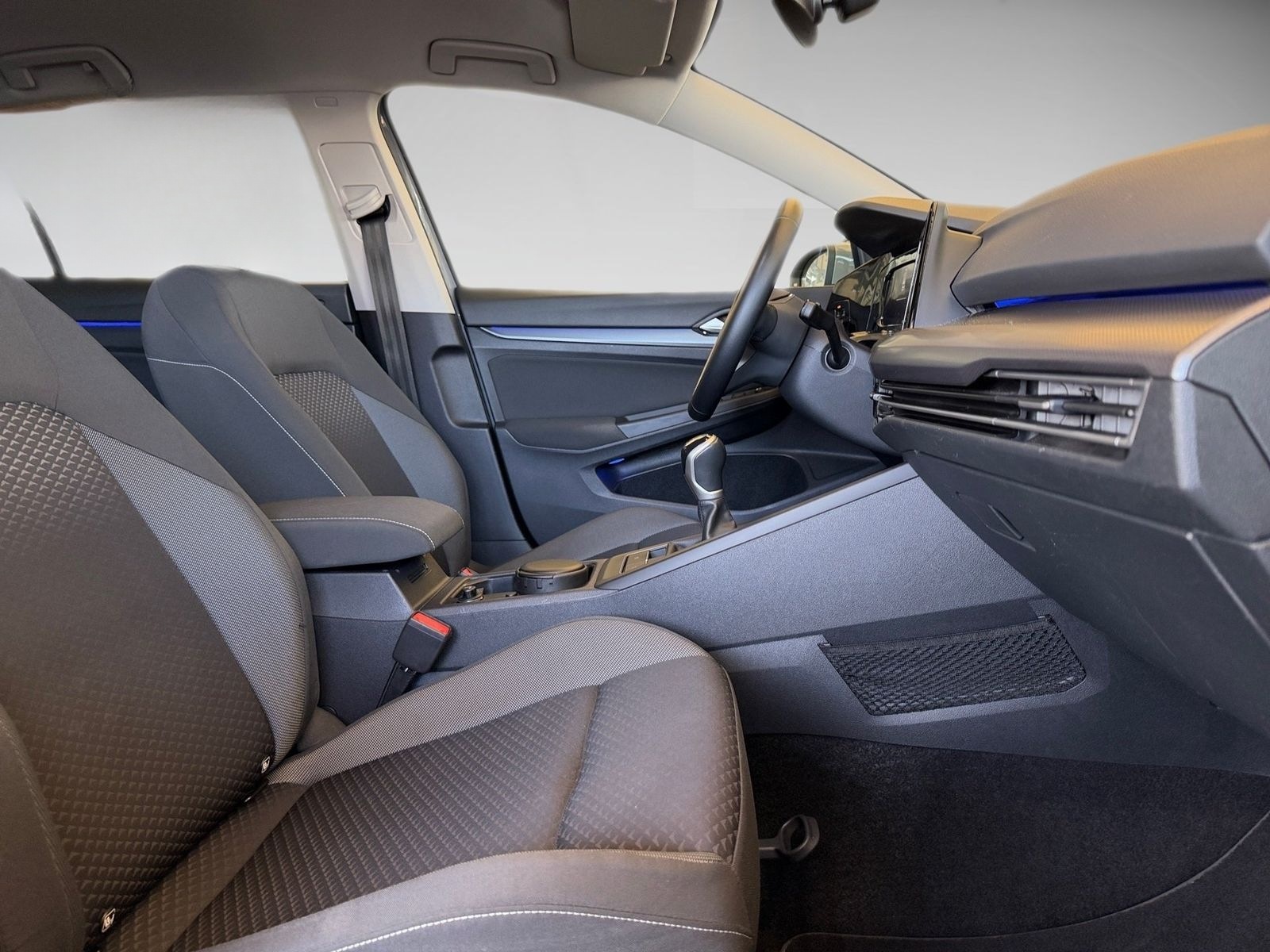 Volkswagen Golf VIII 1.5 TSI Active Navi.LED.LightAssist.AP foto 16