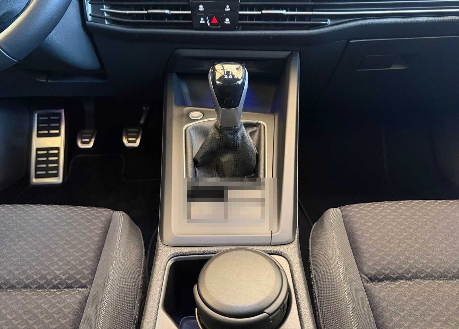 Volkswagen Golf VIII 1.5 TSI Active Navi.LED.LightAssist.AP foto 8