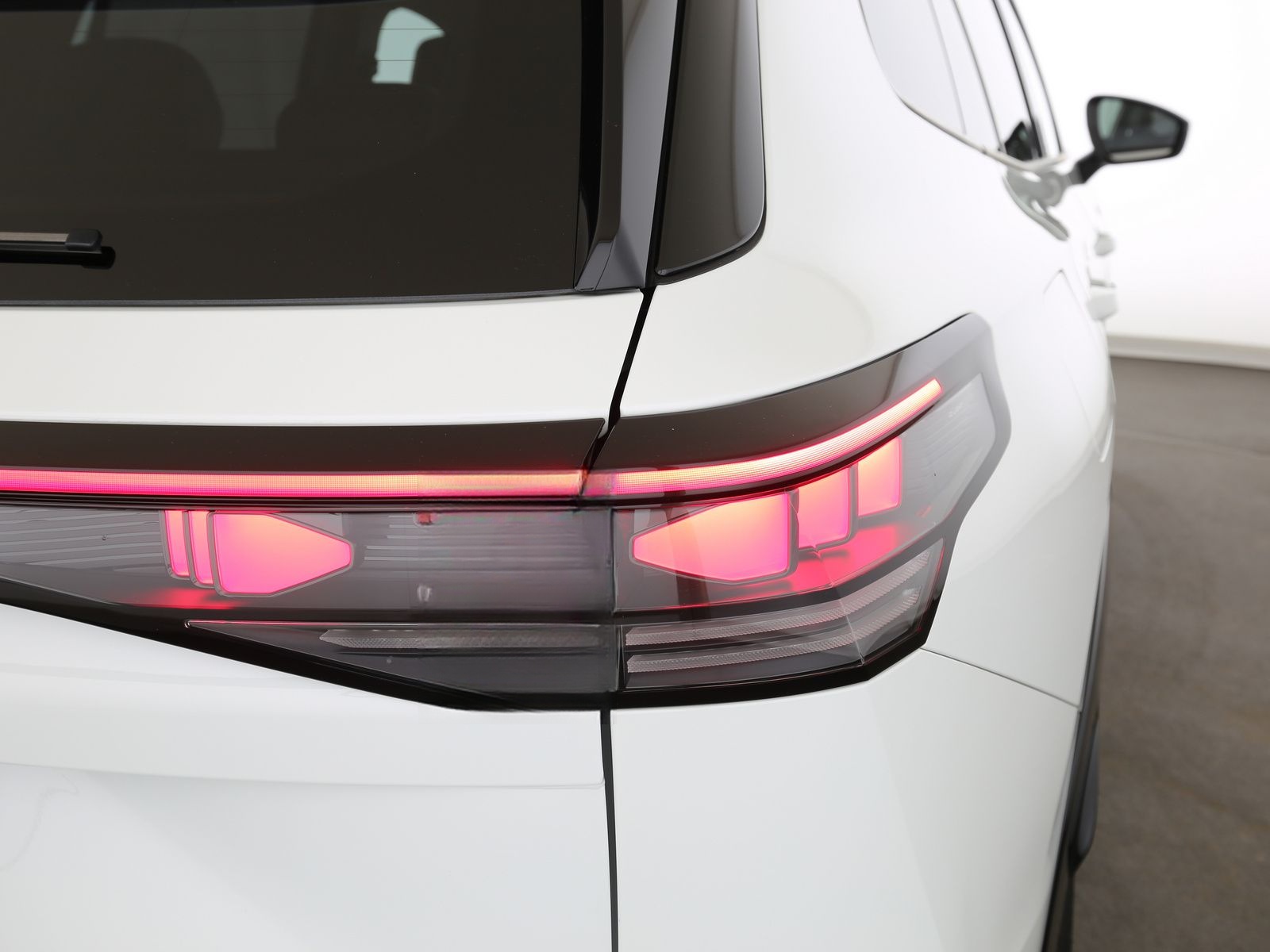 Volkswagen Tayron 1.5eHybrid 272PS R-Line NaviProMax AHK 20 foto 23
