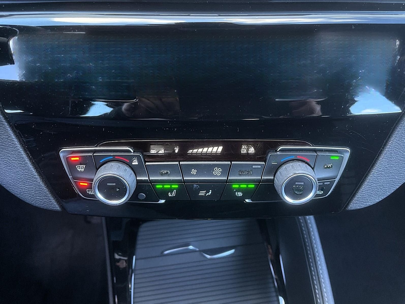 BMW X1 xDrive 25i AUT Sport Line LED HUD PAN NAV RFK foto 30