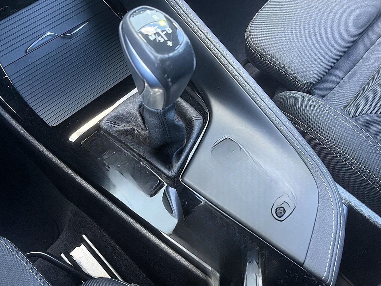 BMW X1 xDrive 25i AUT Sport Line LED HUD PAN NAV RFK foto 32