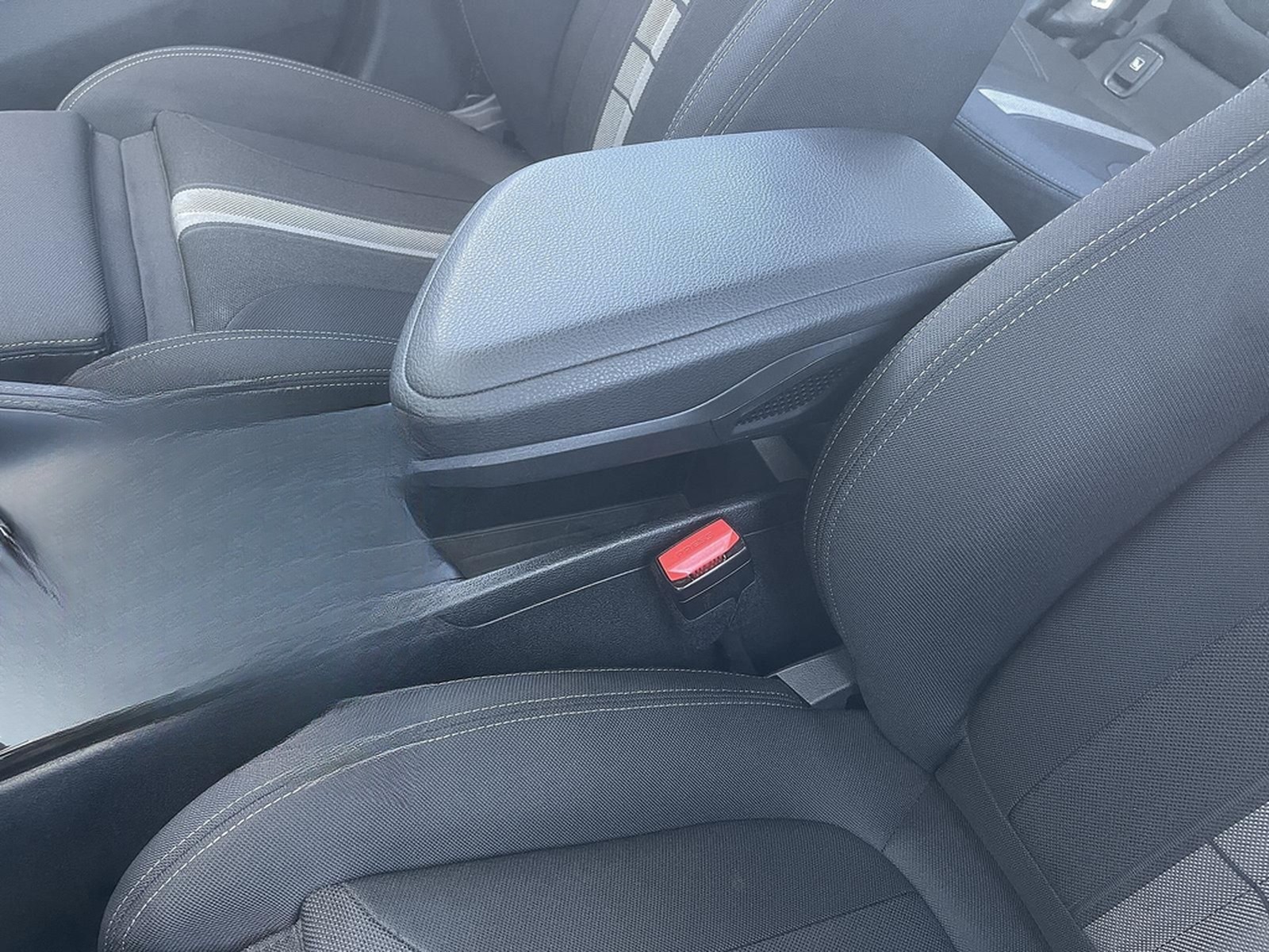 BMW X1 xDrive 25i AUT Sport Line LED HUD PAN NAV RFK foto 35