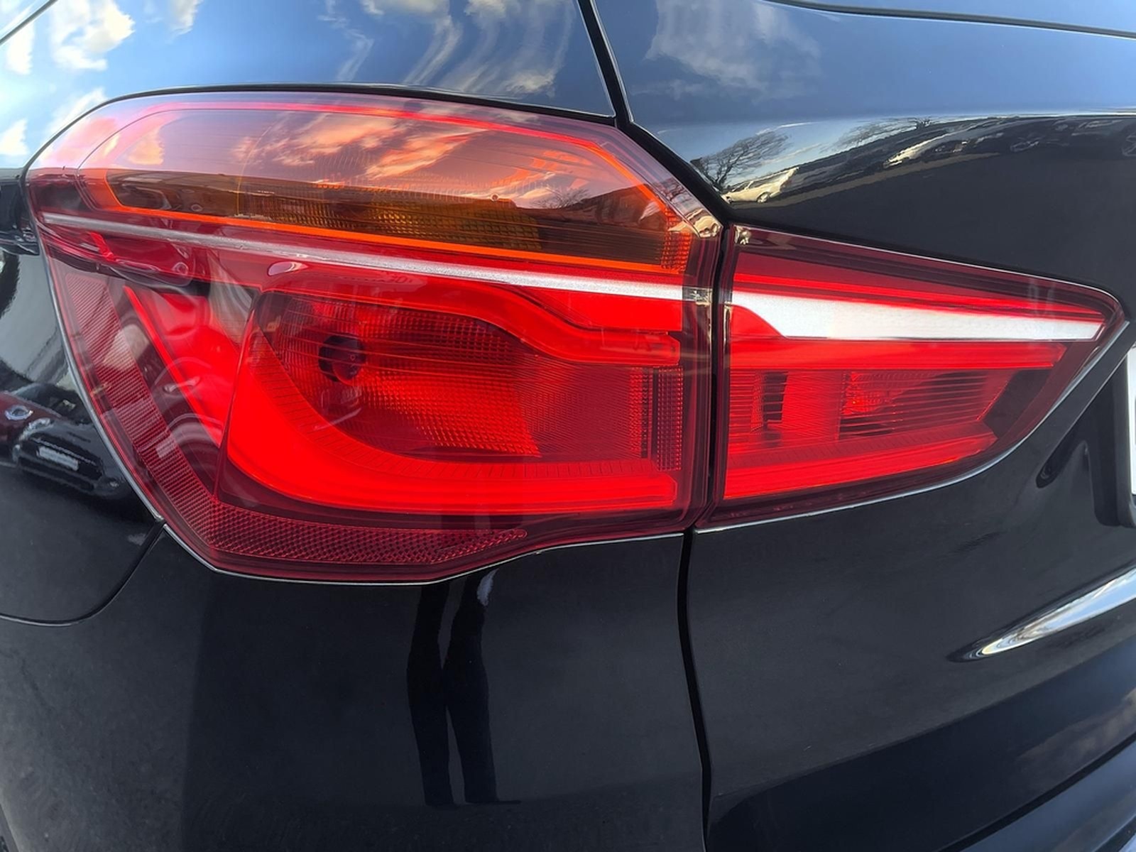 BMW X1 xDrive 25i AUT Sport Line LED HUD PAN NAV RFK foto 42