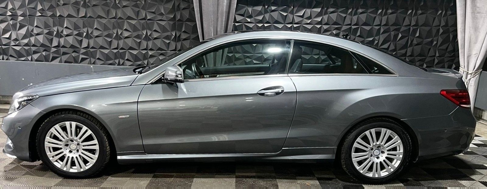 Mercedes-Benz E 200 E Coupe E 200 Sport Edition,  AMG Line foto 8