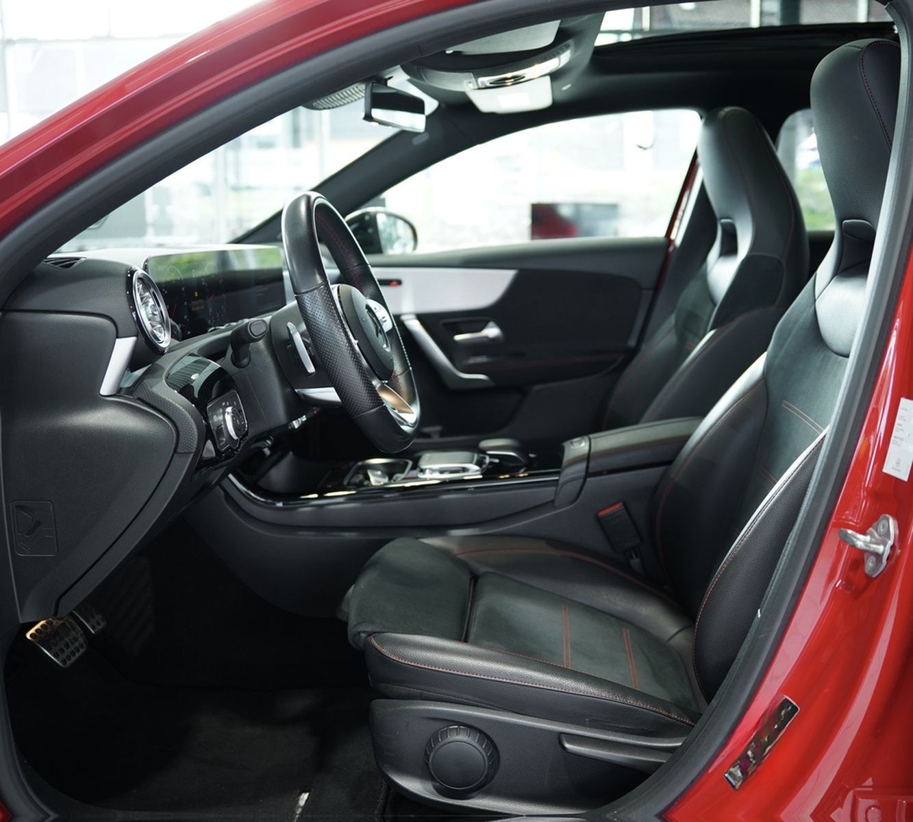 Mercedes-Benz A 200 AMG Line 2.Hand *Digital *Pano *Night * foto 21