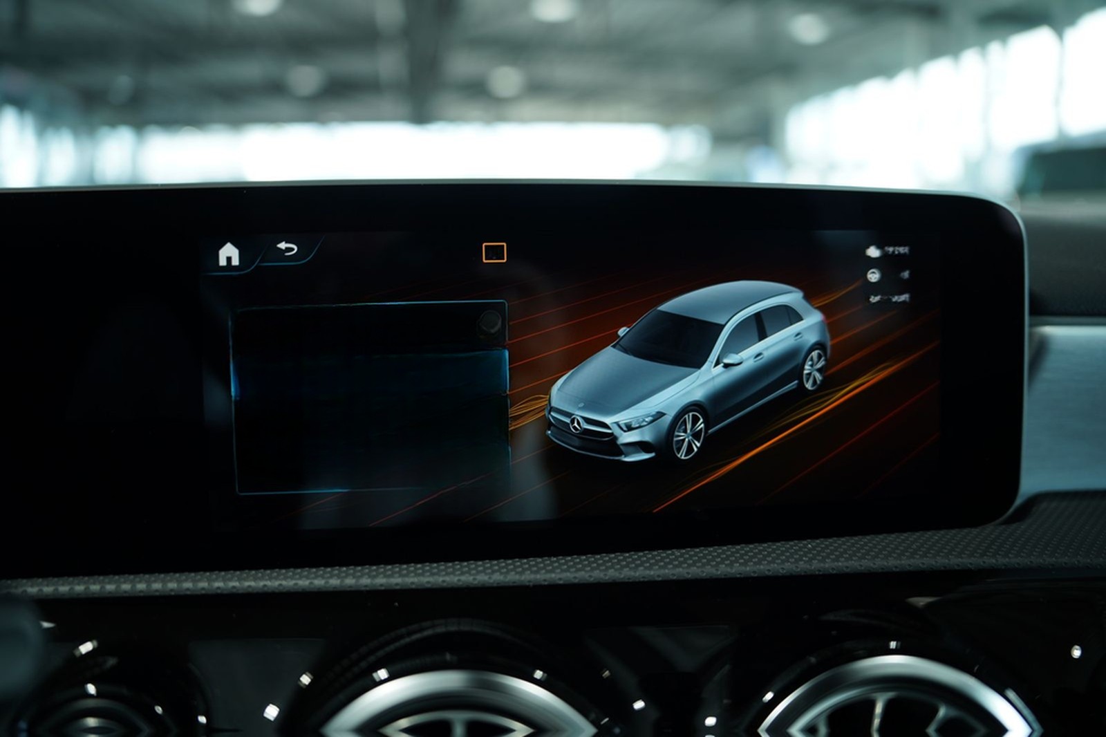 Mercedes-Benz A 200 AMG Line 2.Hand *Digital *Pano *Night * foto 33