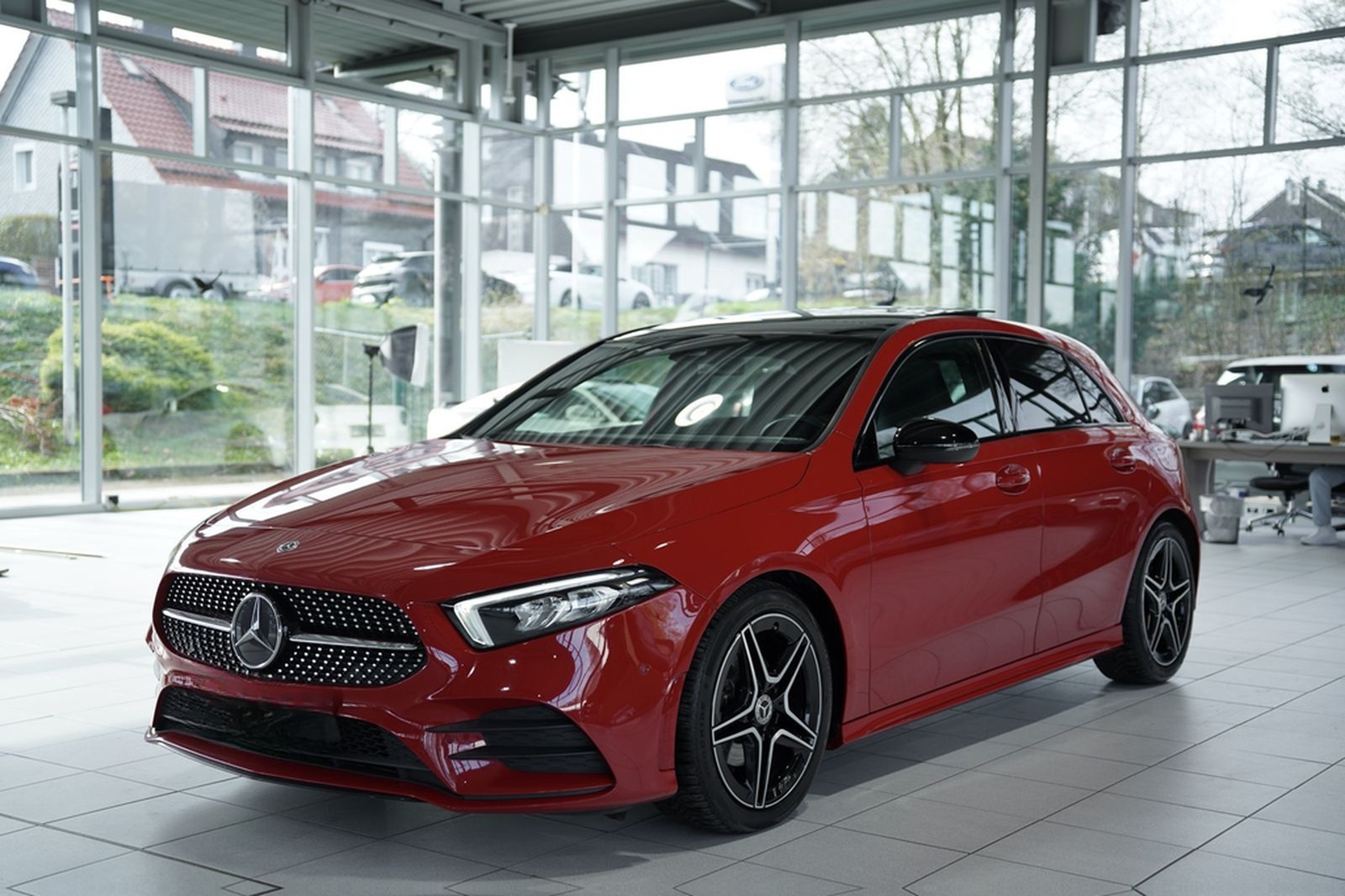 Mercedes-Benz A 200 AMG Line 2.Hand *Digital *Pano *Night * foto 5