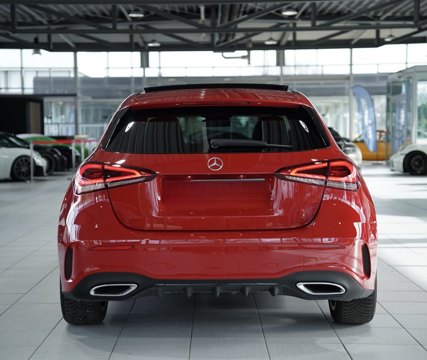 Mercedes-Benz A 200 AMG Line 2.Hand *Digital *Pano *Night * foto 9