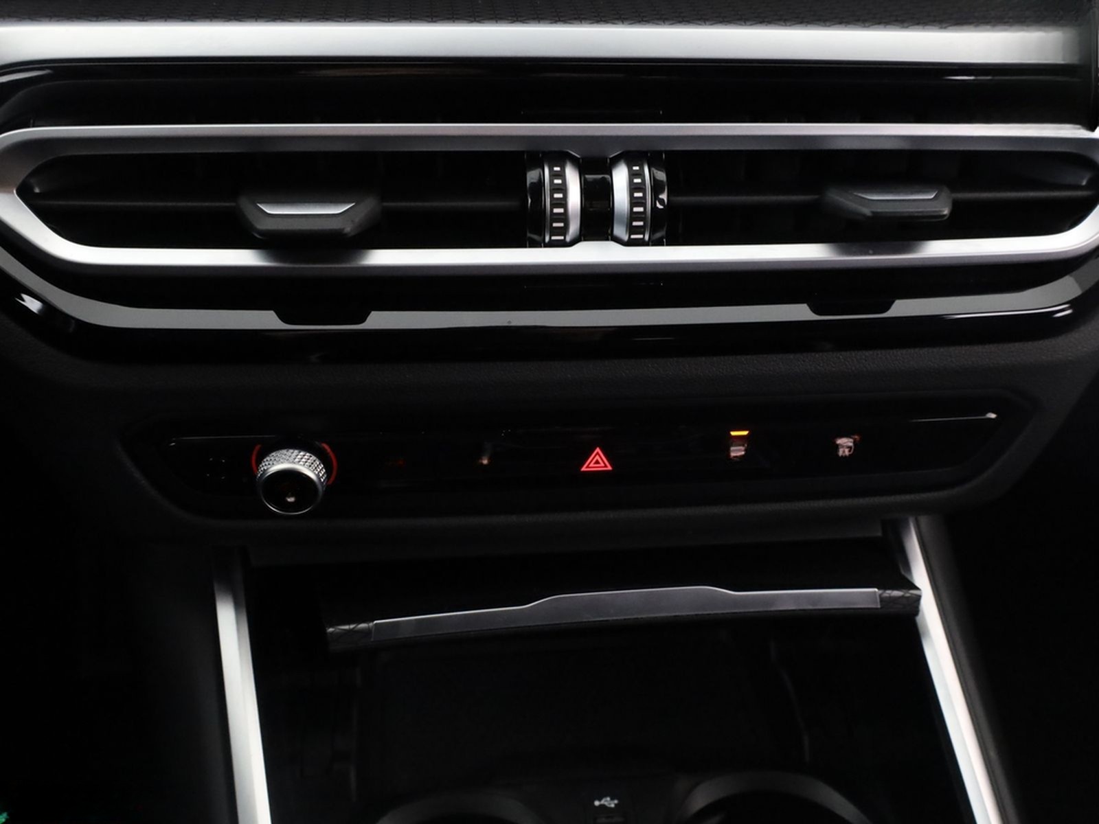 BMW 318 i T M SPORT SHADOW,HEADUP,MEMORY,KAMERA,1.HD foto 21