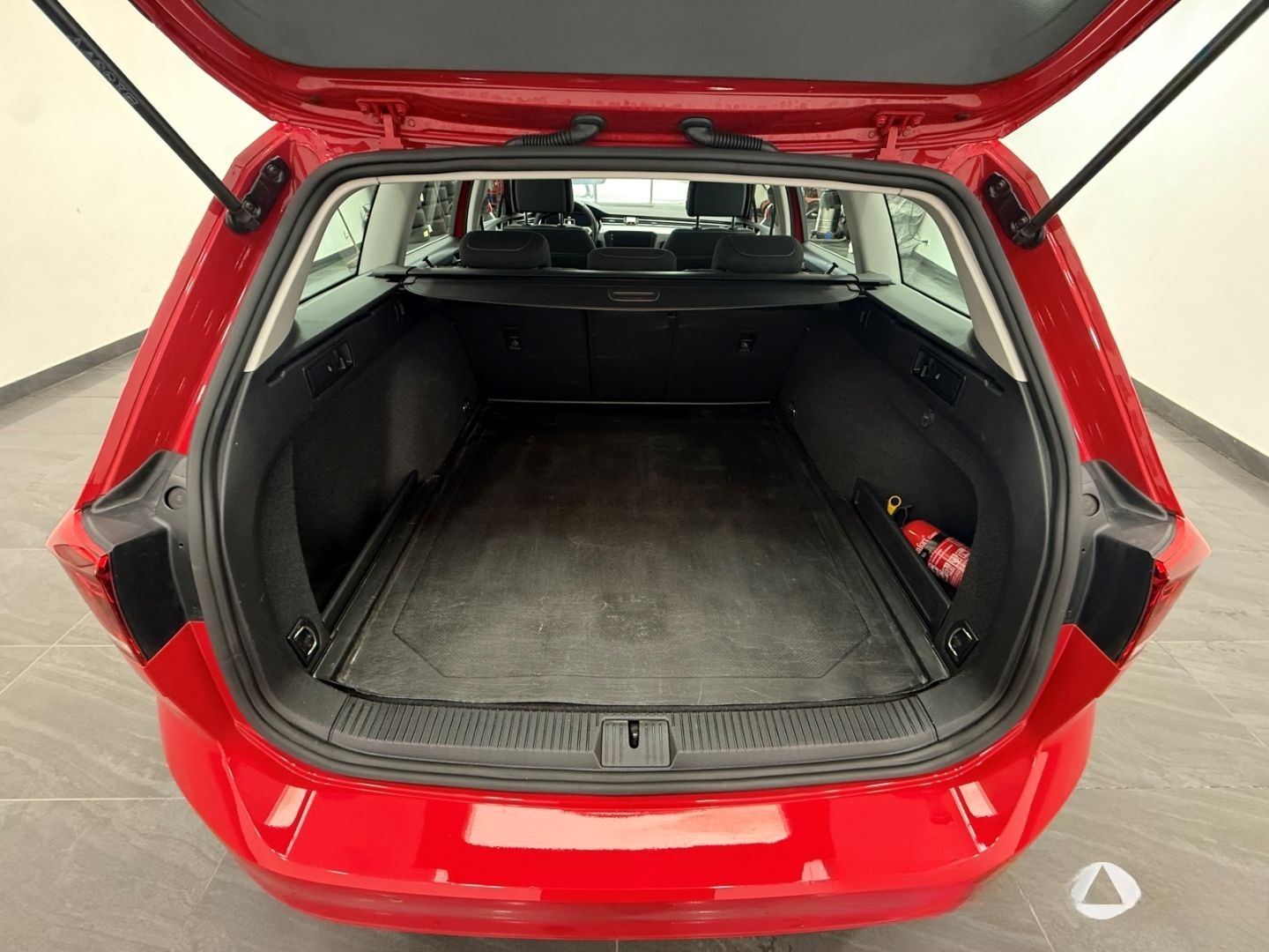 Volkswagen Passat Variant Business /CAM /NAVI /LED / foto 12