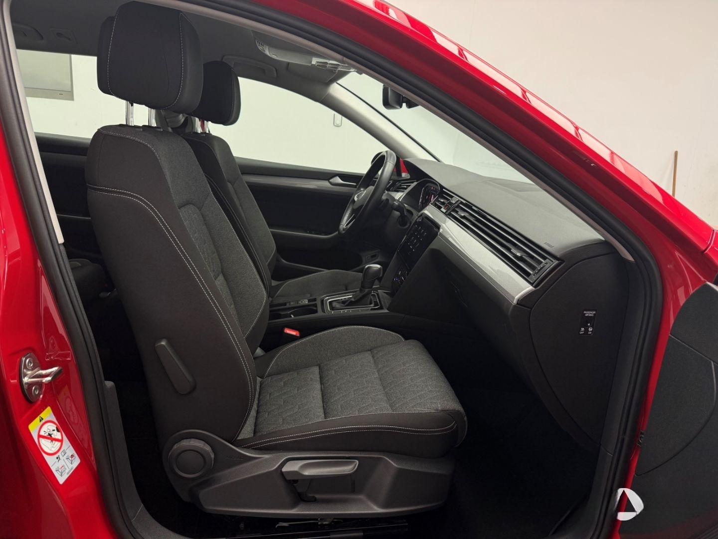 Volkswagen Passat Variant Business /CAM /NAVI /LED / foto 6