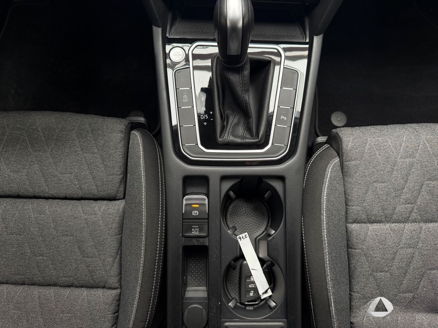 Volkswagen Passat Variant Business /CAM /NAVI /LED / foto 9