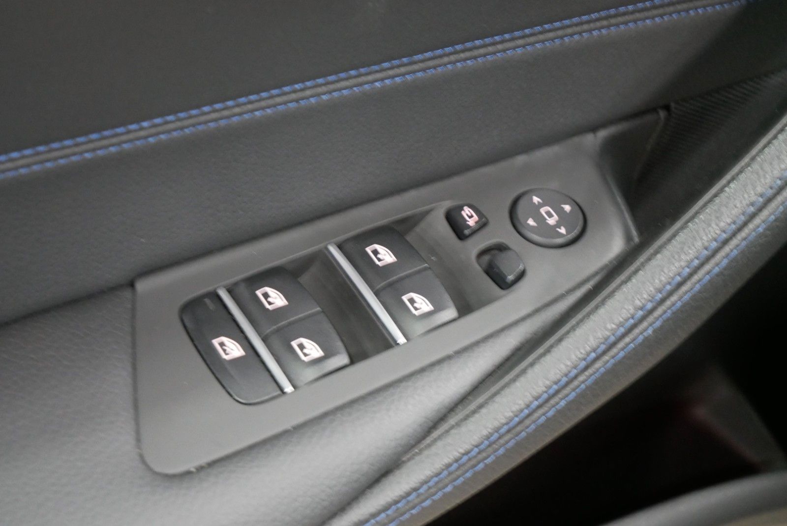 BMW 530d xDrive Limousine M Sport HuD TOP Zustand foto 14