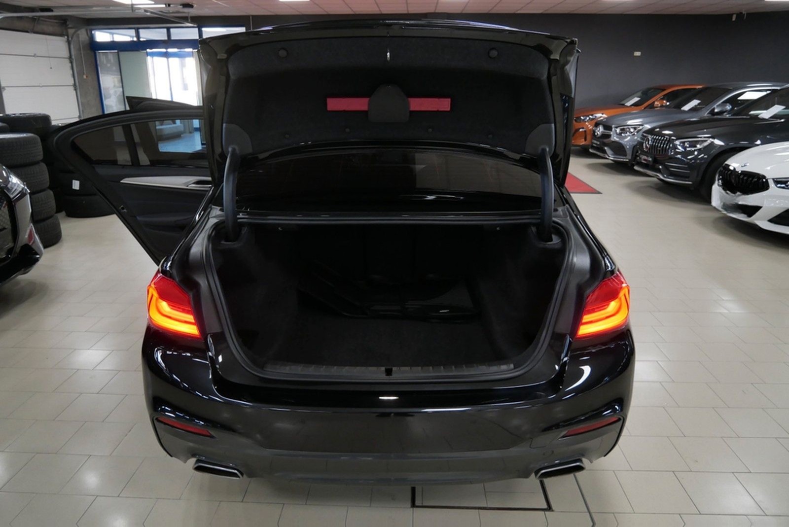 BMW 530d xDrive Limousine M Sport HuD TOP Zustand foto 16