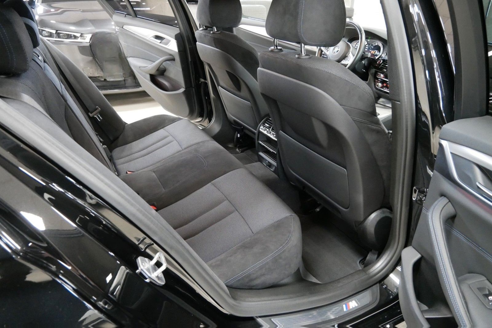 BMW 530d xDrive Limousine M Sport HuD TOP Zustand foto 18