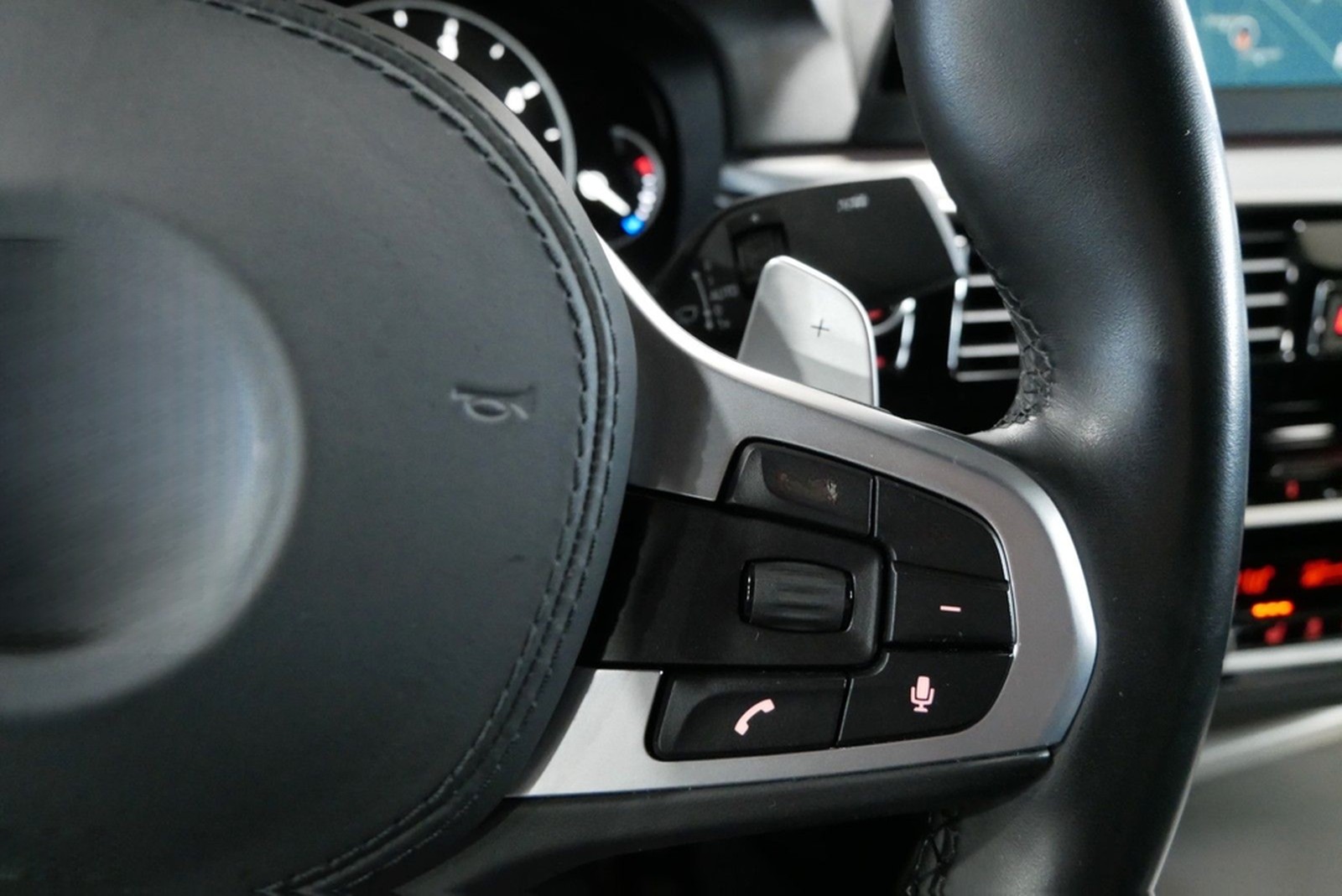 BMW 530d xDrive Limousine M Sport HuD TOP Zustand foto 24