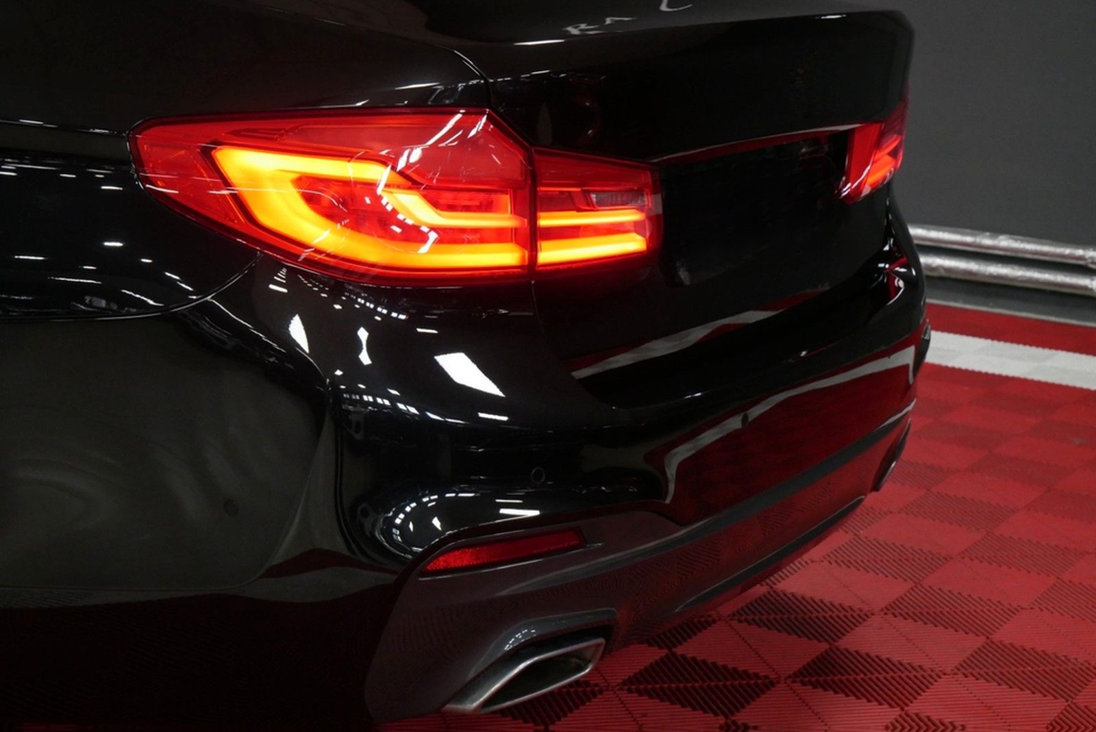 BMW 530d xDrive Limousine M Sport HuD TOP Zustand foto 9