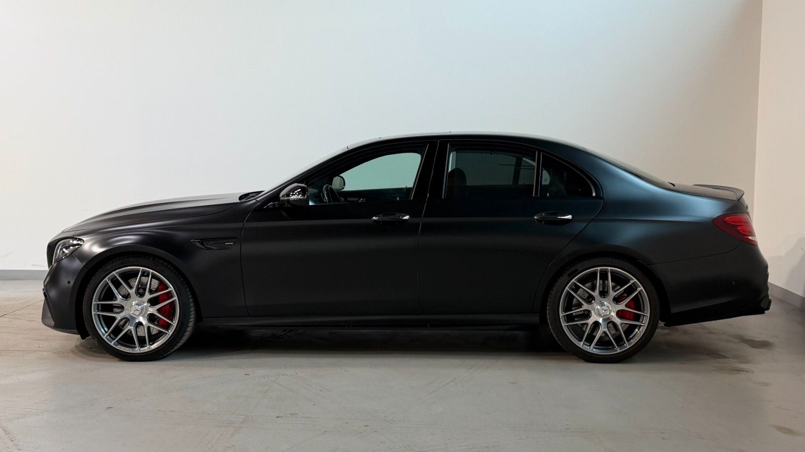 Mercedes-Benz E 63 AMG S 4Matic+ MBEAM-BURM-STD.HZ-360°-DTR+ foto 2
