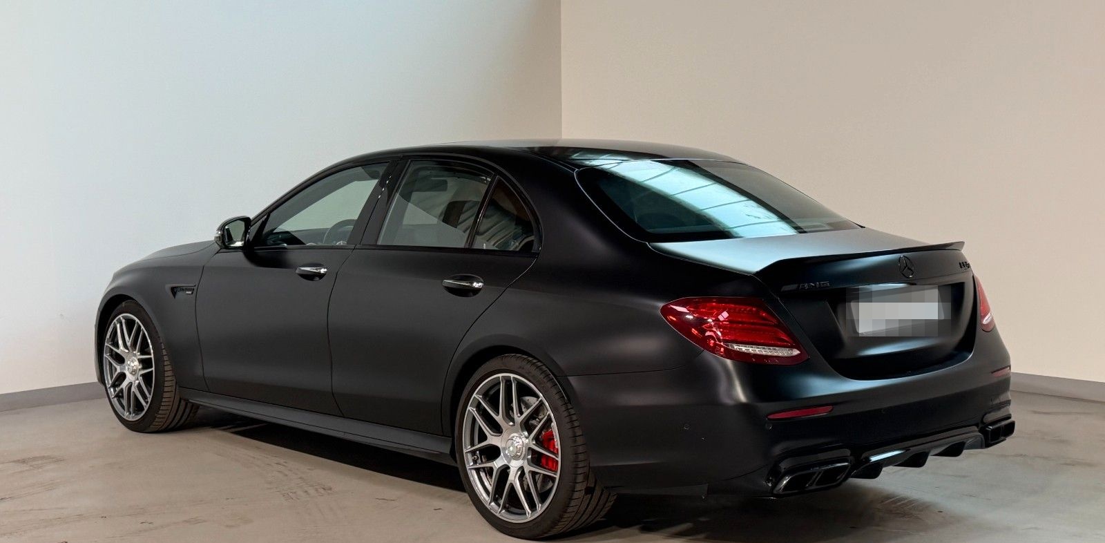 Mercedes-Benz E 63 AMG S 4Matic+ MBEAM-BURM-STD.HZ-360°-DTR+ foto 3