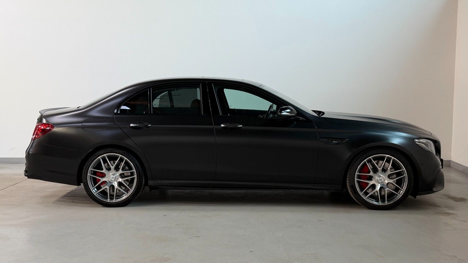 Mercedes-Benz E 63 AMG S 4Matic+ MBEAM-BURM-STD.HZ-360°-DTR+ foto 6
