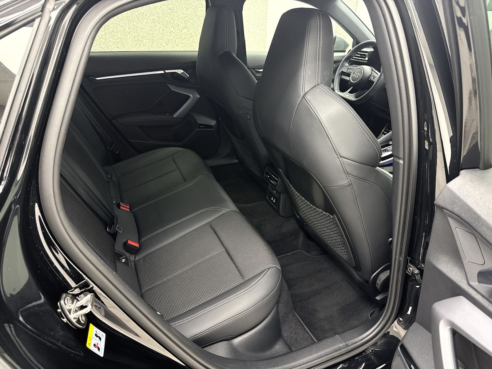 Audi S3 Limousine 2.0 TFSi Q Black+ HUD RCam Sonos Ma foto 16