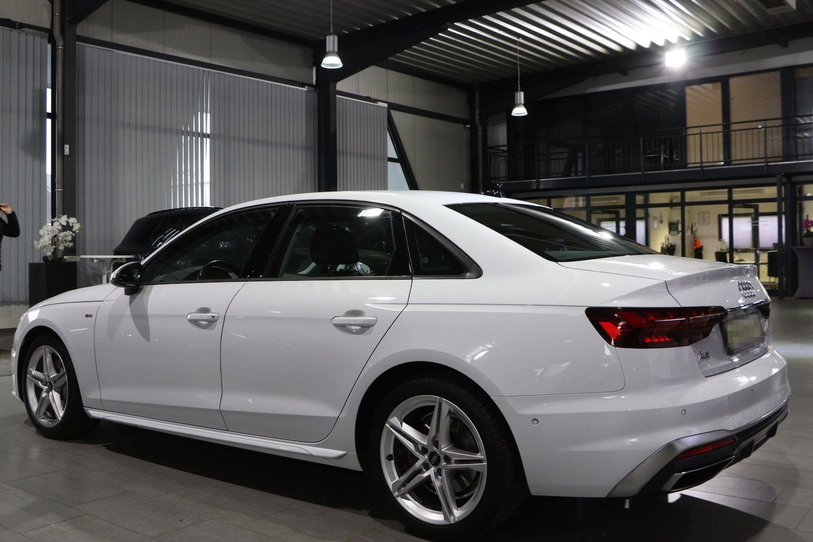Audi A4 LIMOUSINE 40 TDI S-LINE / MATRIX-LED / foto 12