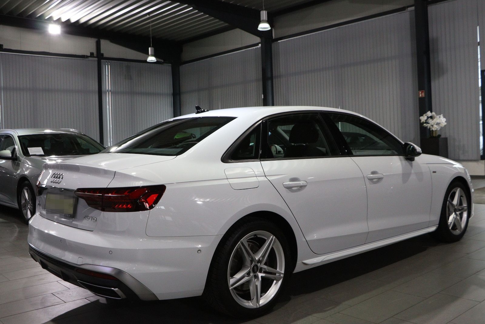 Audi A4 LIMOUSINE 40 TDI S-LINE / MATRIX-LED / foto 13