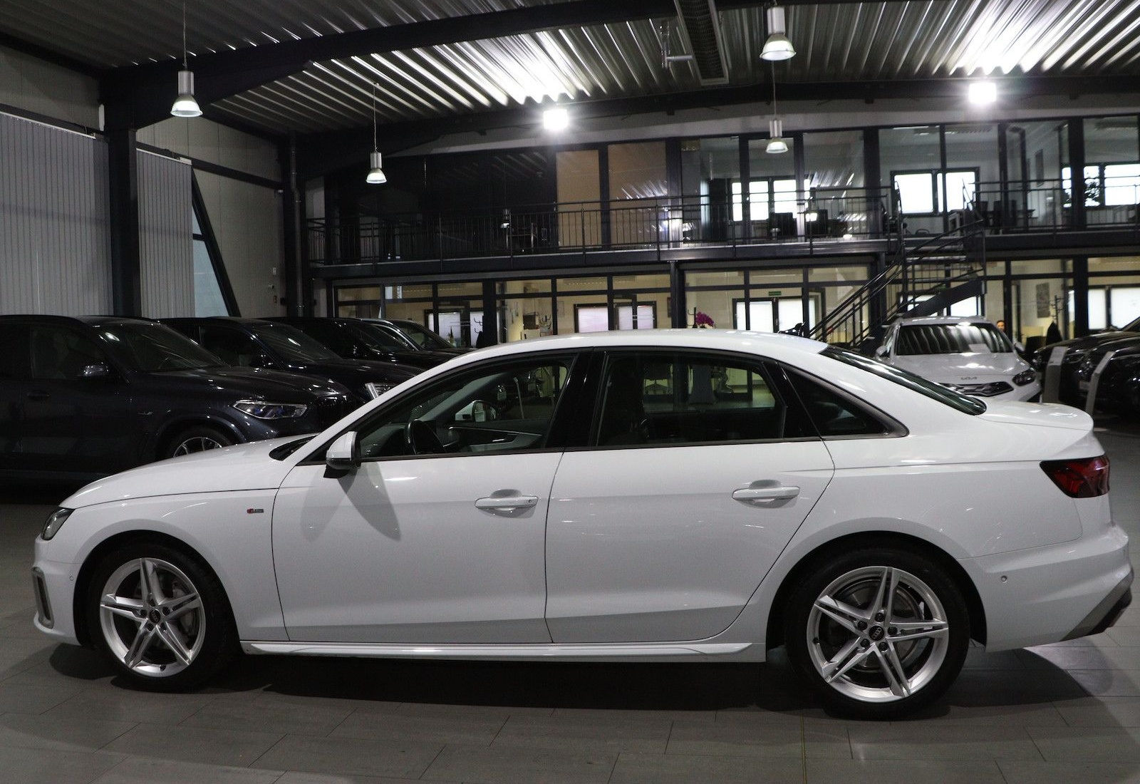 Audi A4 LIMOUSINE 40 TDI S-LINE / MATRIX-LED / foto 10