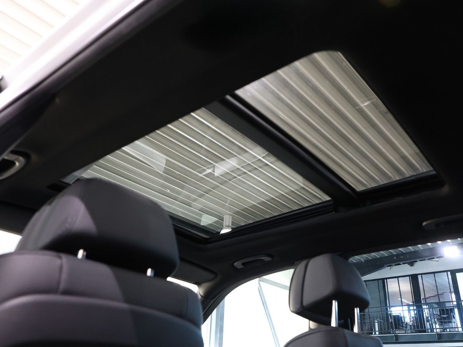 BMW X5 M xDrive50i WHITE M-SPORTPAKET / PANORAMA foto 16