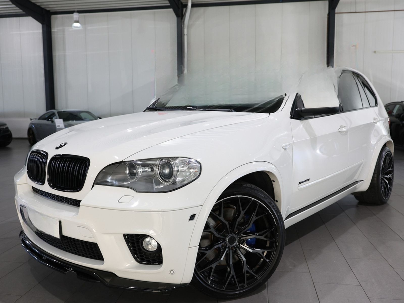 BMW X5 M xDrive50i WHITE M-SPORTPAKET / PANORAMA foto 3
