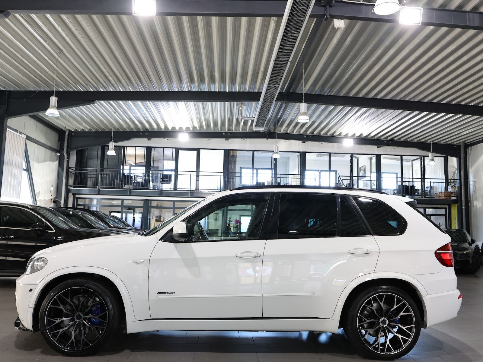 BMW X5 M xDrive50i WHITE M-SPORTPAKET / PANORAMA foto 6