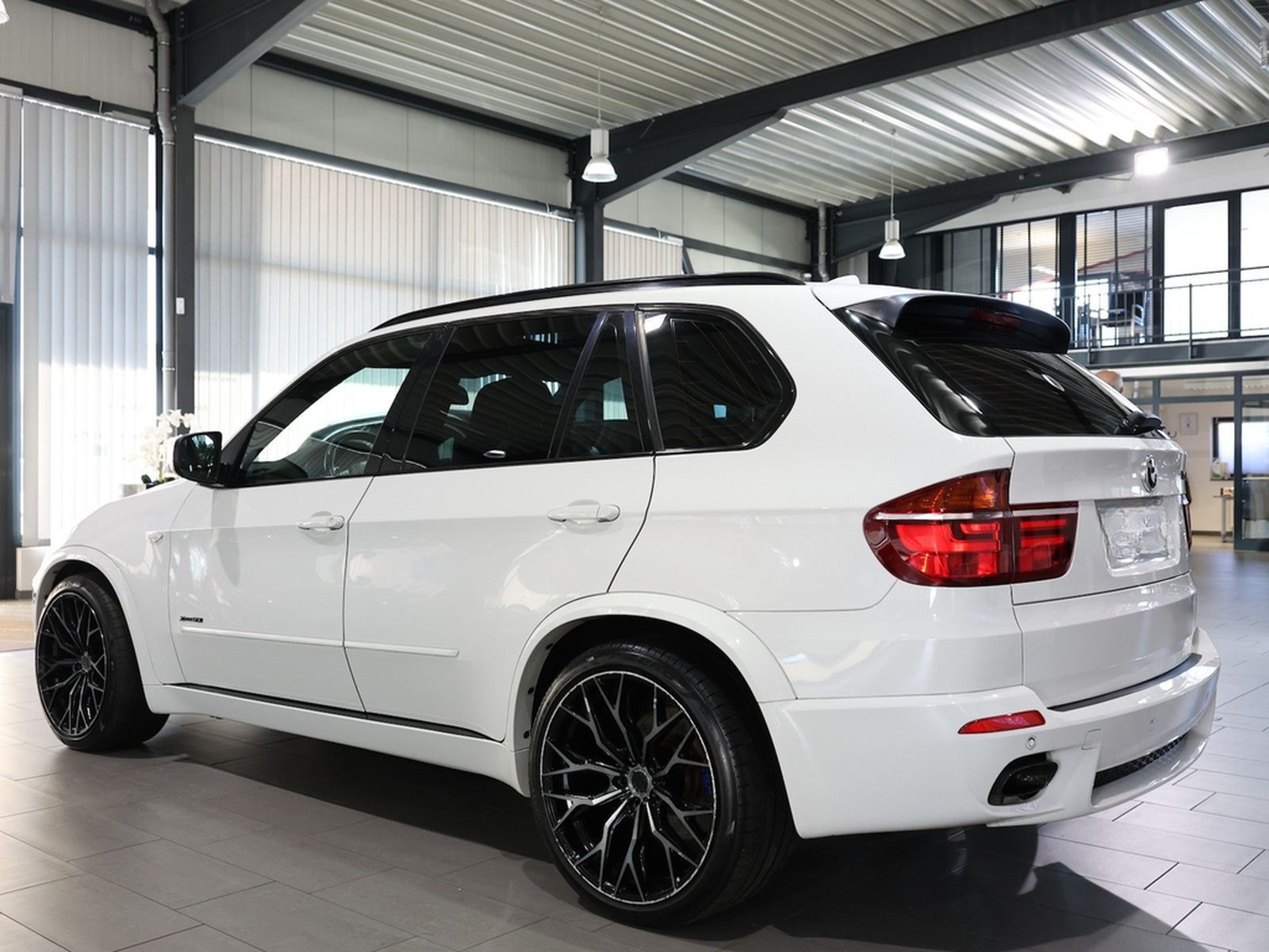 BMW X5 M xDrive50i WHITE M-SPORTPAKET / PANORAMA foto 8