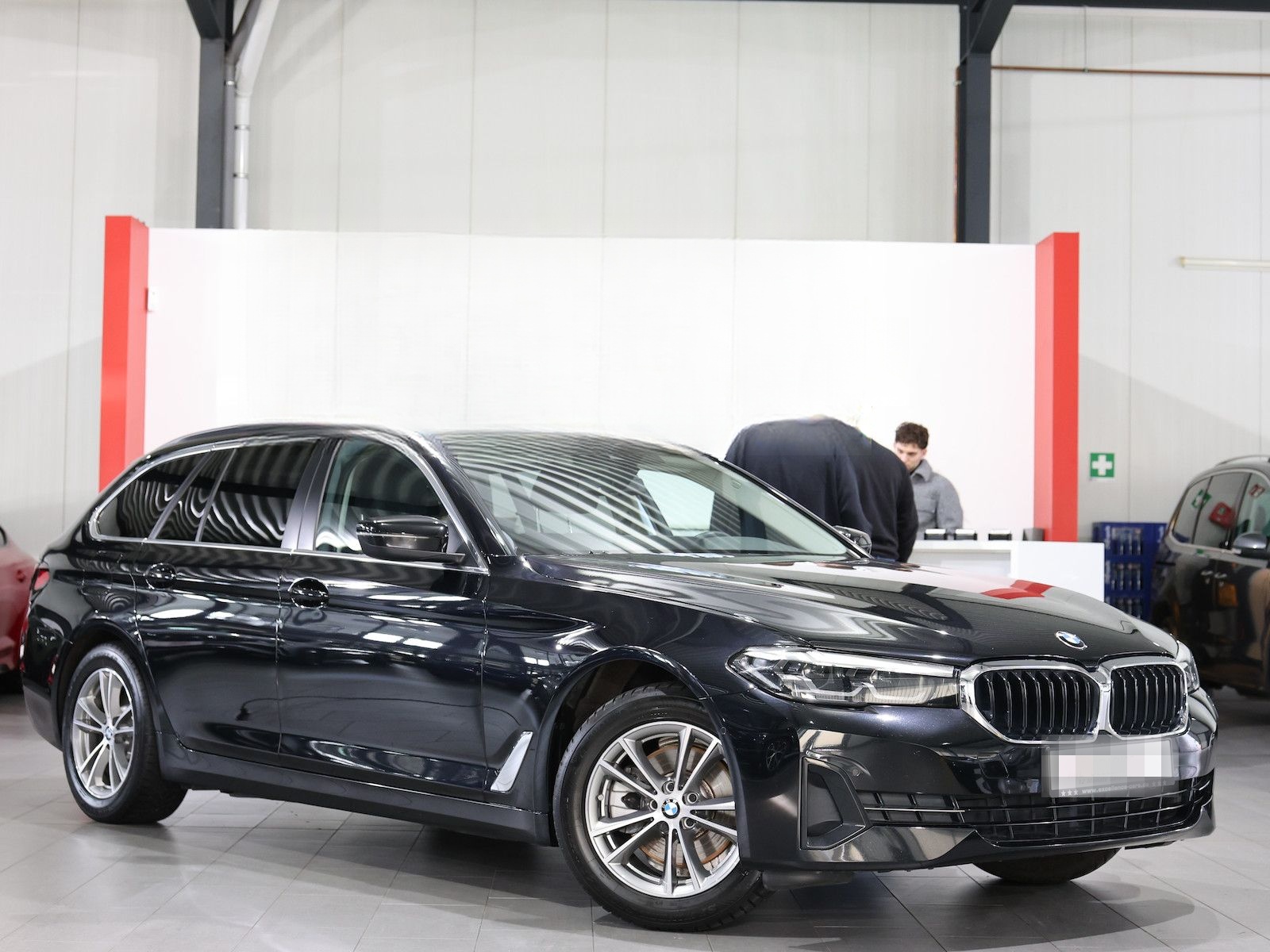 BMW 520d Touring xDrive BUSINESS / VOLL-LEDER / LED foto 2