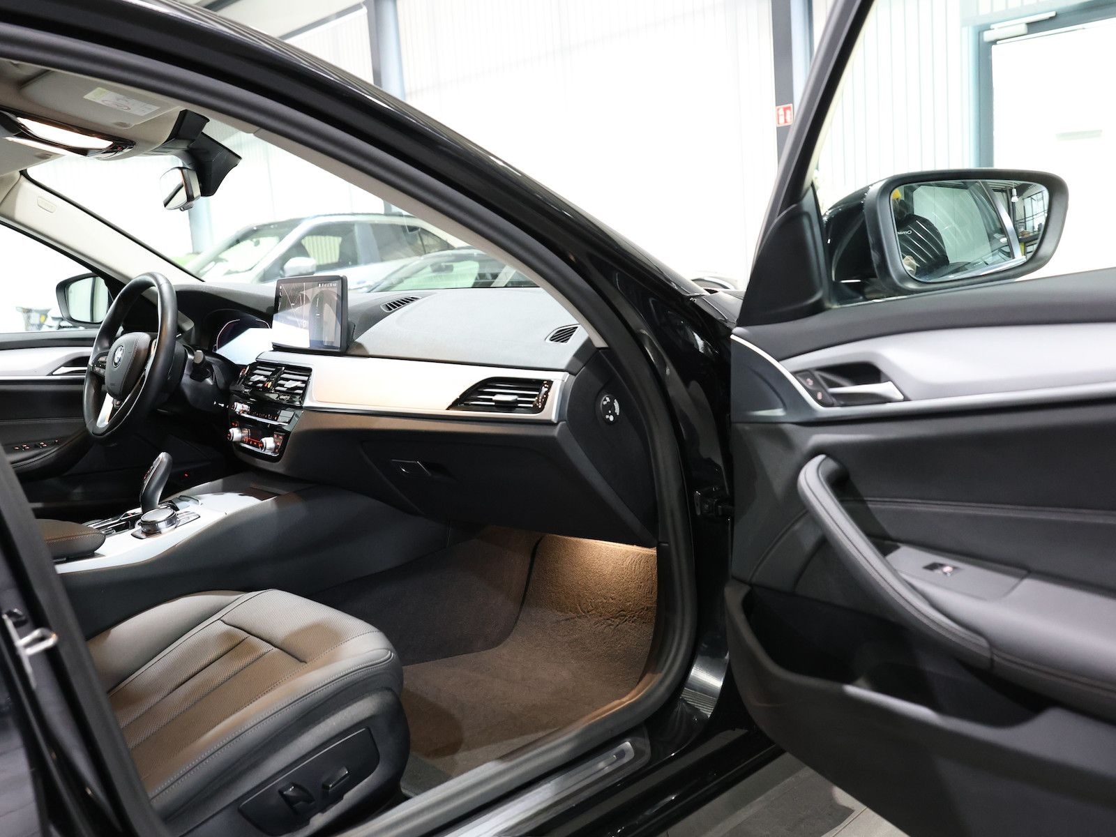 BMW 520d Touring xDrive BUSINESS / VOLL-LEDER / LED foto 15