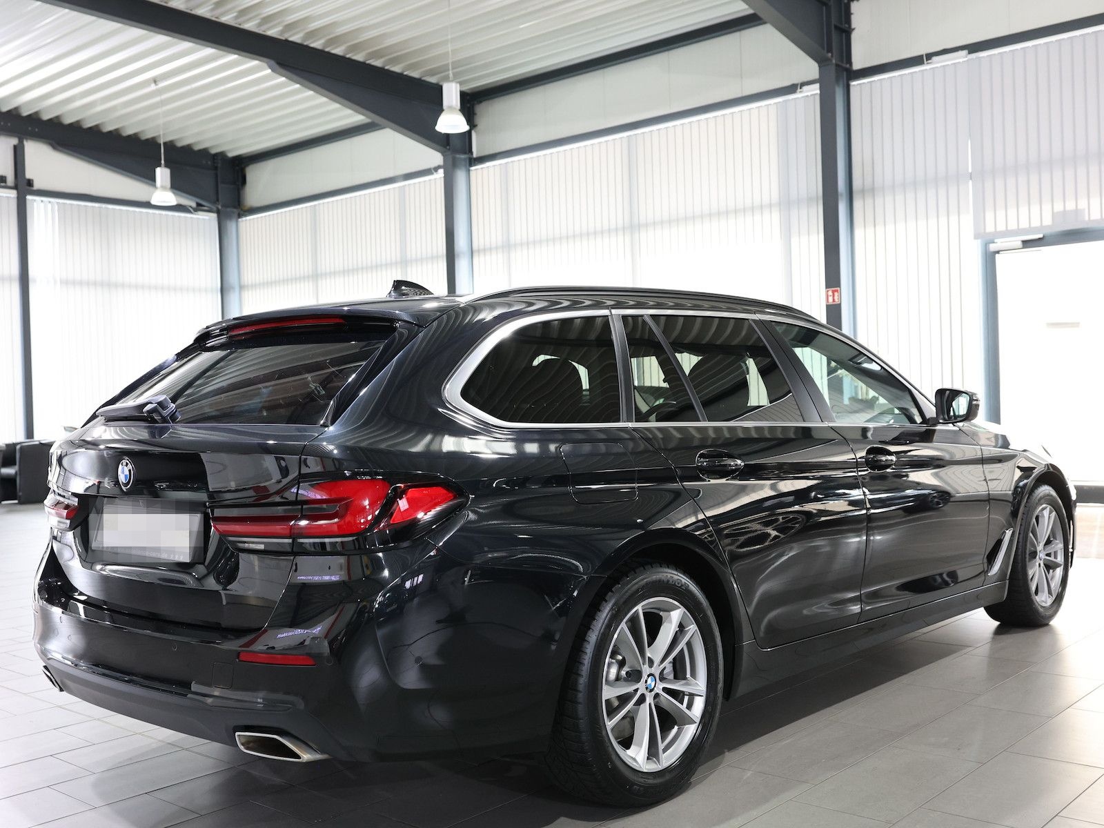 BMW 520d Touring xDrive BUSINESS / VOLL-LEDER / LED foto 8