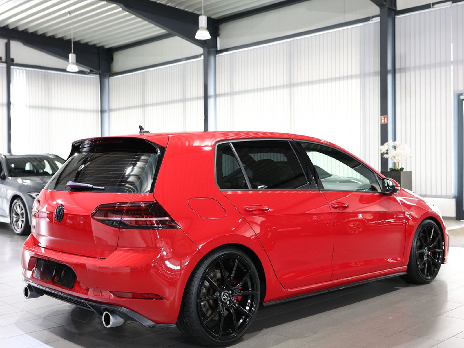 Volkswagen Golf GTI VII 2.0 TSI DSG GTI PERFORMANCE RED foto 11