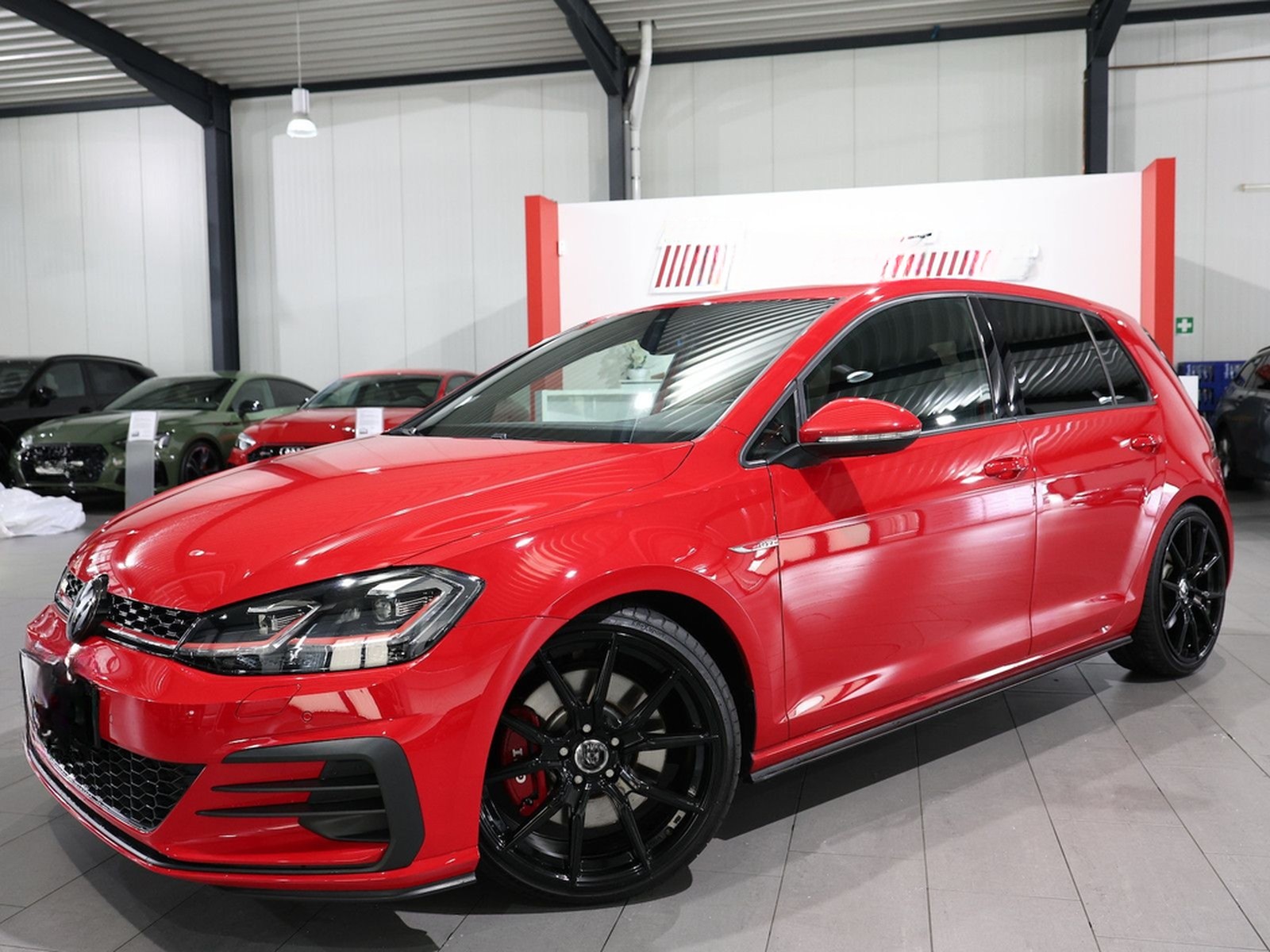 Volkswagen Golf GTI VII 2.0 TSI DSG GTI PERFORMANCE RED foto 5