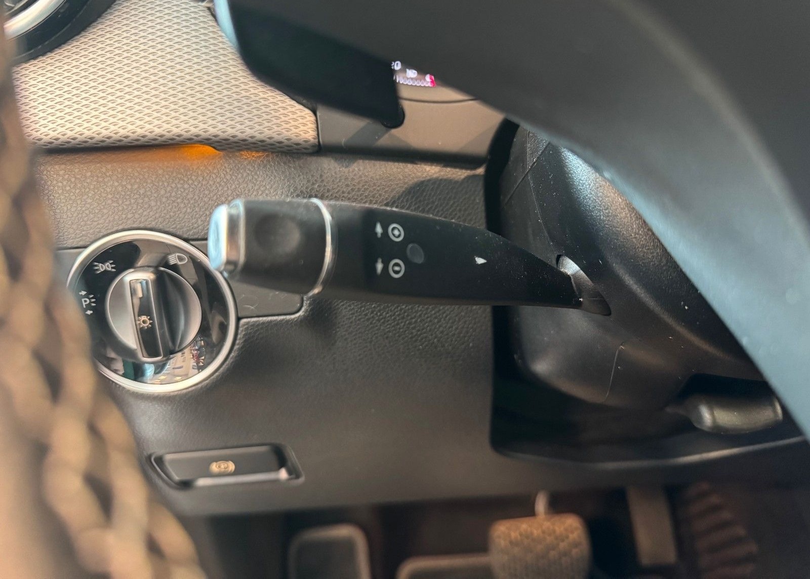 Mercedes-Benz B 200 Urban 7G-DCT LED AHK SHZ TWA Memory foto 19